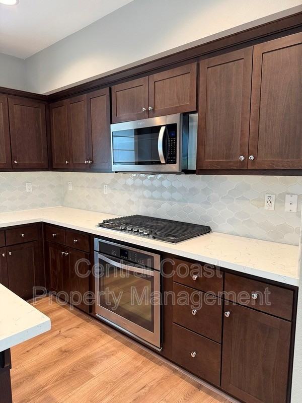 490 Palisade Dr - Photo 7 of 29