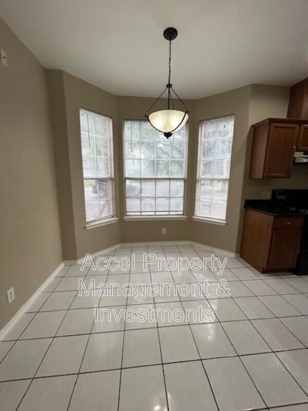 4510 Santa Inez St #B - Photo 3 of 12