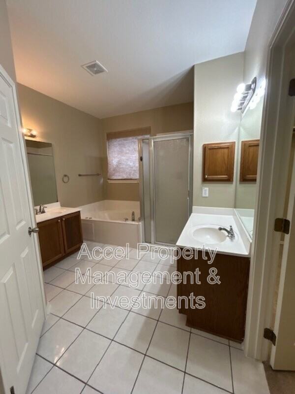 4510 Santa Inez St #B - Photo 7 of 12