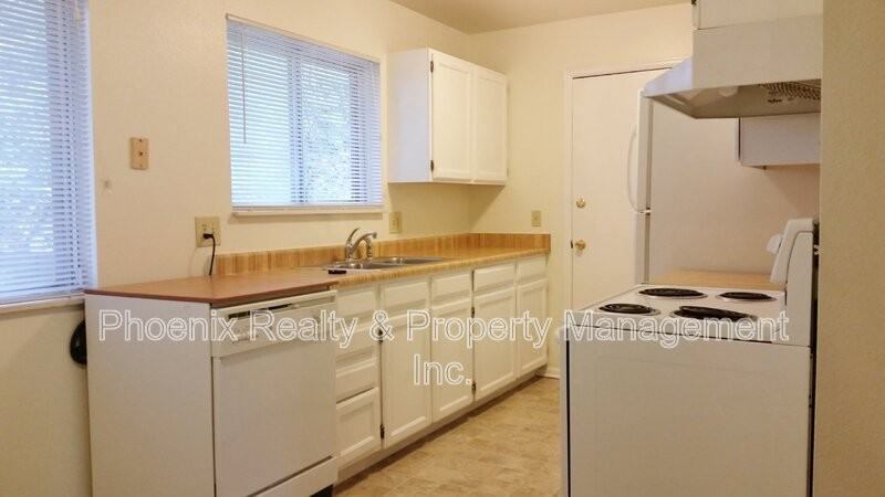 2332 Mckinley Ave - Photo 4 of 21