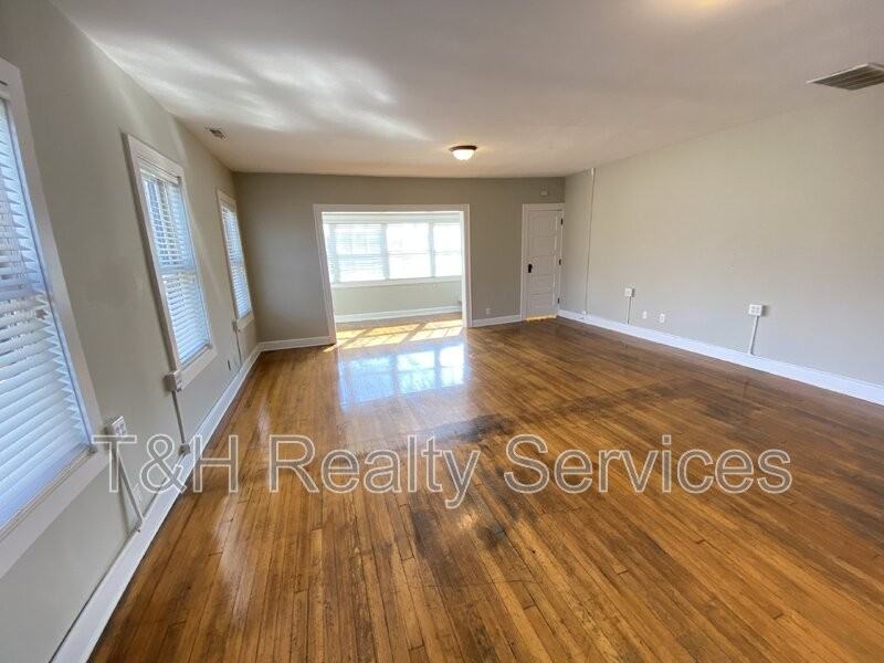 4842 N College Ave - Photo 3 of 36