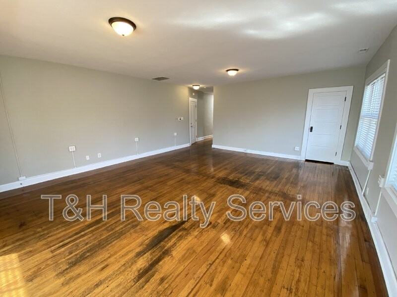 4842 N College Ave - Photo 7 of 36