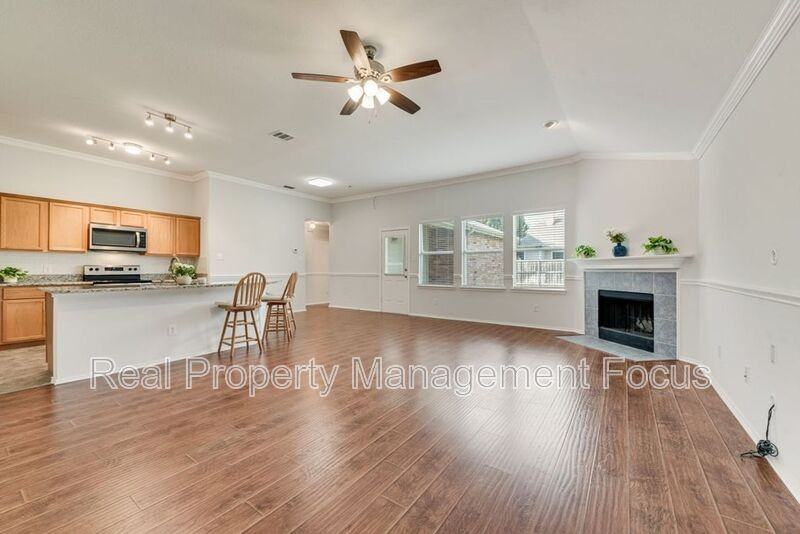 1004 Trickham Dr - Photo 7 of 27