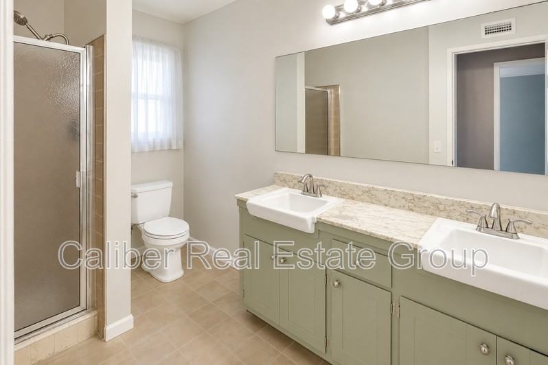 518 N Carousel Pl - Photo 6 of 9