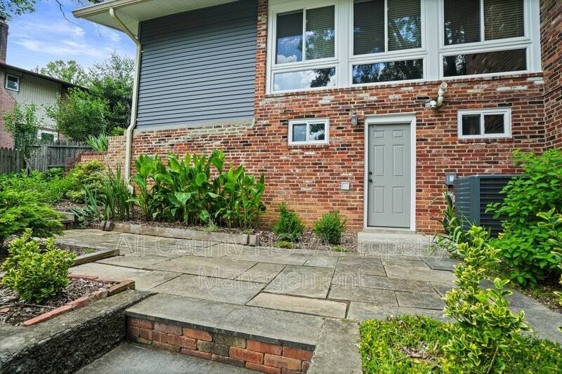 6428 Earlham Dr - Photo 3 of 50