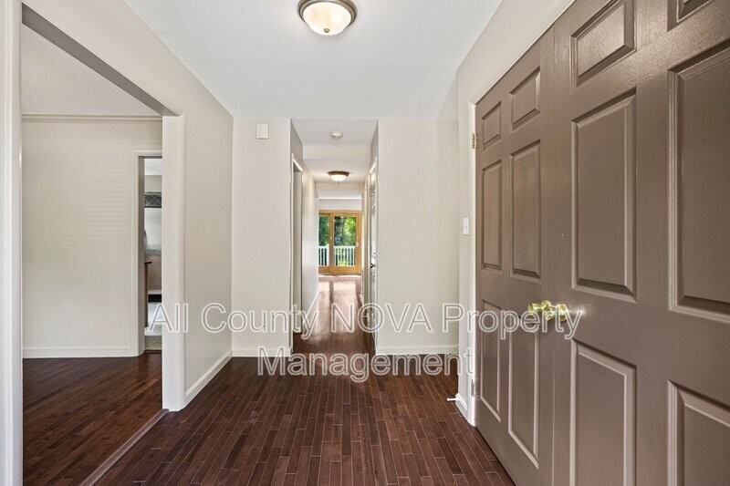 6428 Earlham Dr - Photo 4 of 50