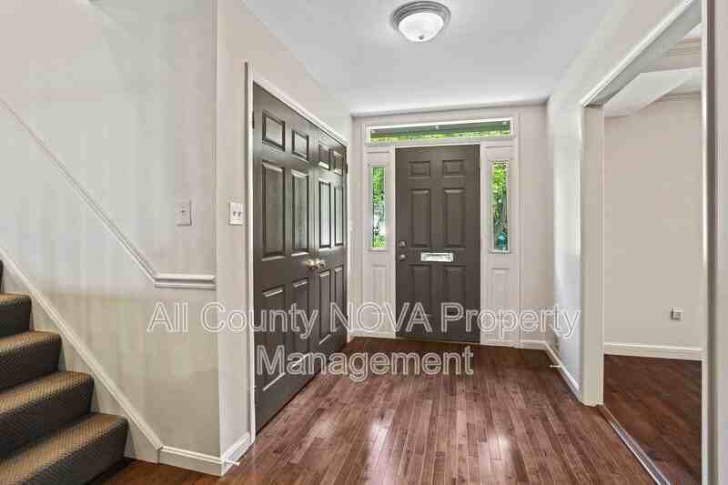 6428 Earlham Dr - Photo 5 of 50