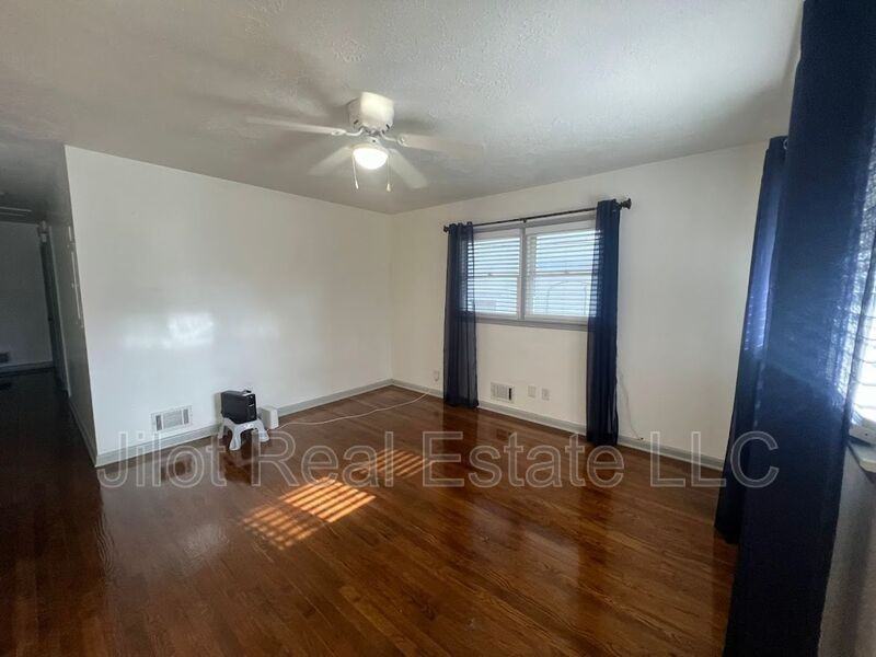 2485 Jefferson Ter - Photo 2 of 13