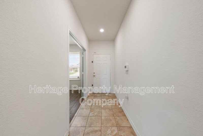 7347 Bluebonnet Bay - Photo 4 of 45