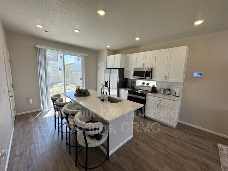 5635 Dakan Loop - Photo 3 of 27