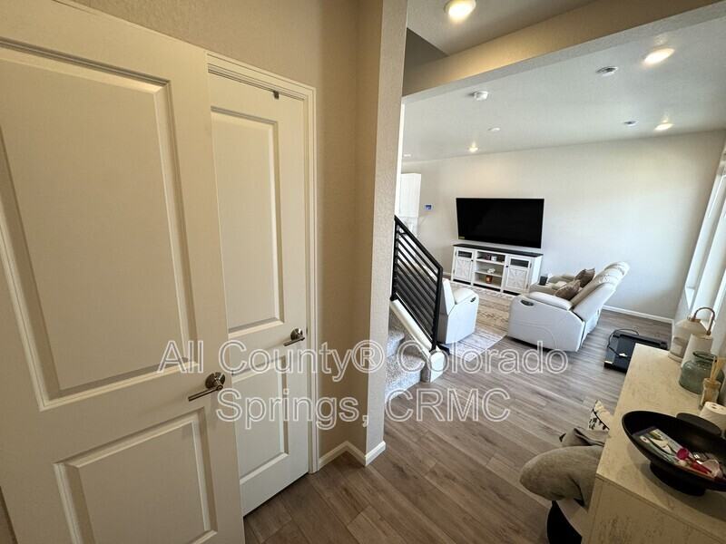 5635 Dakan Loop - Photo 5 of 27