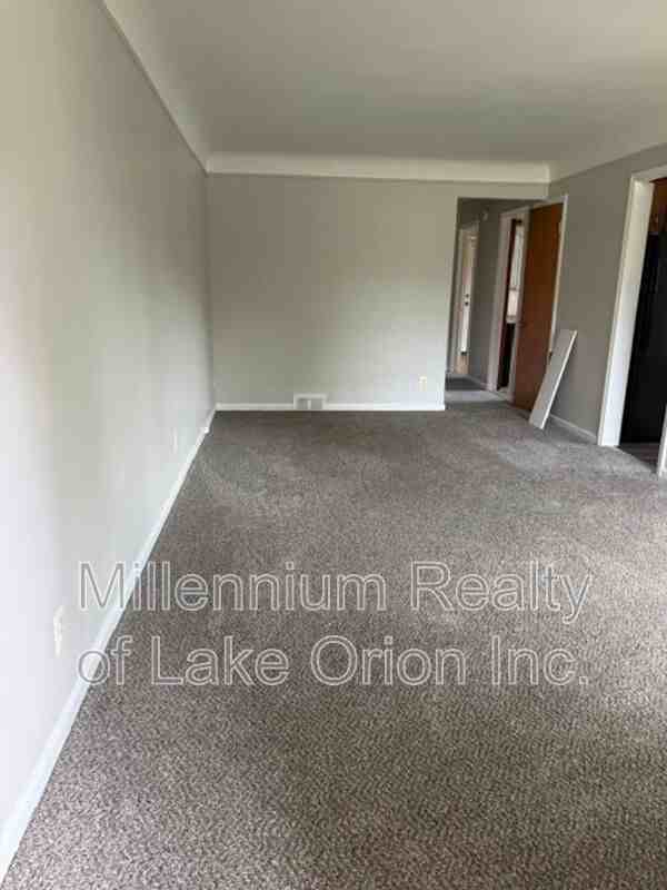 19286 Lahser Rd - Photo 2 of 16