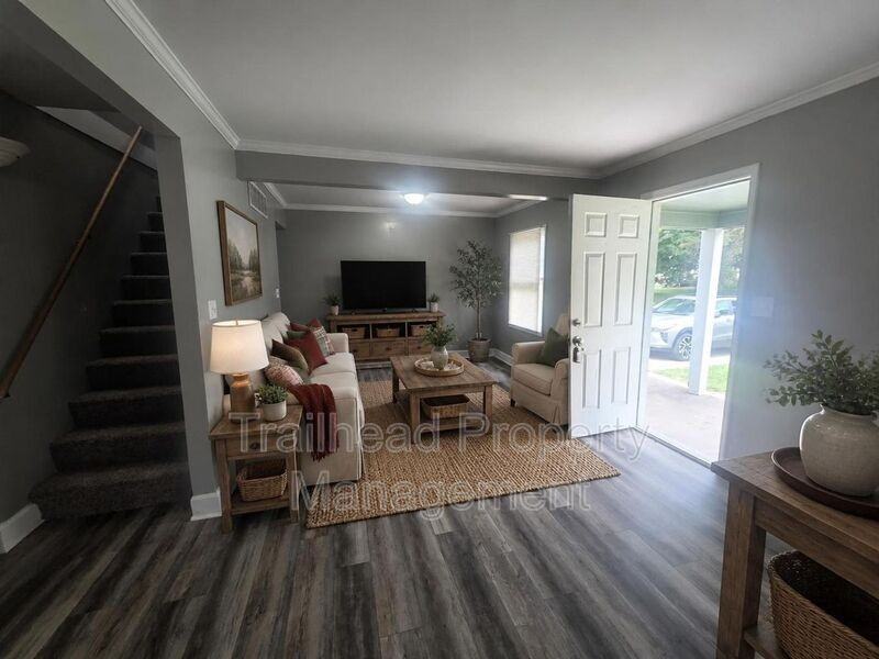 119 W 79th Ter - Photo 2 of 26