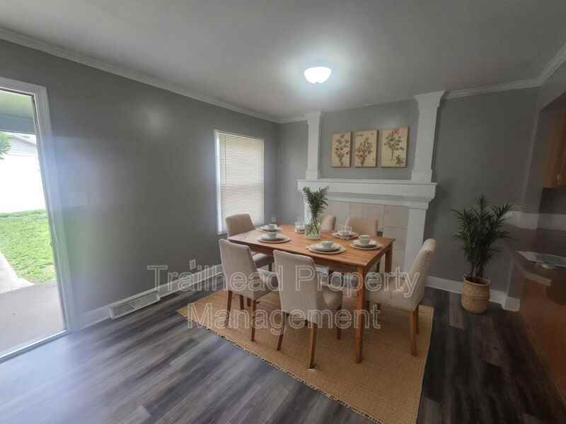 119 W 79th Ter - Photo 3 of 26