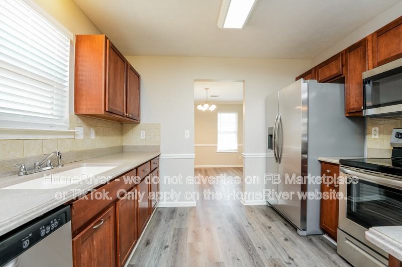 4723 Beau Point Ct - Photo 5 of 17