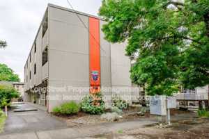 featured image of 115 Nw 15th St #13