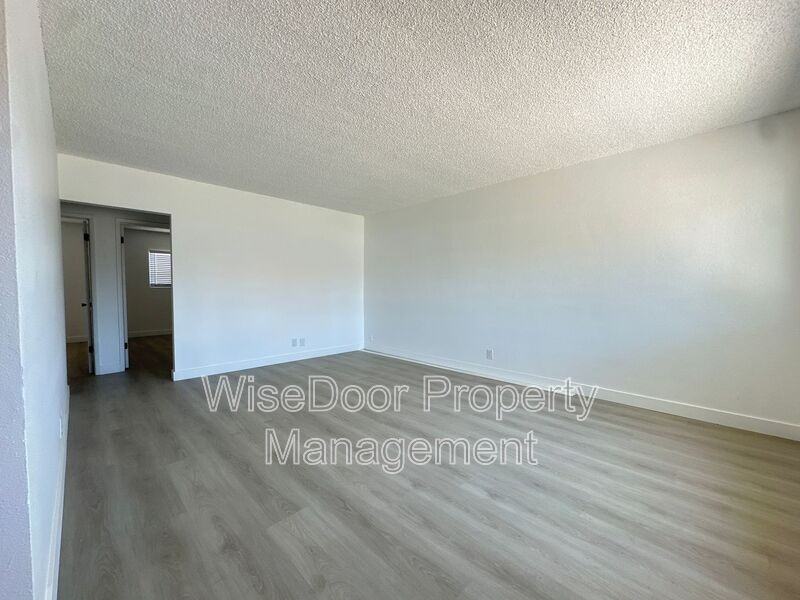 7914 16th St - Photo 5 of 9