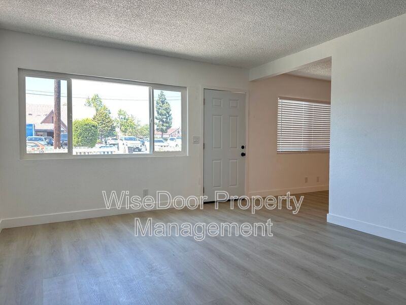 7914 16th St - Photo 6 of 9