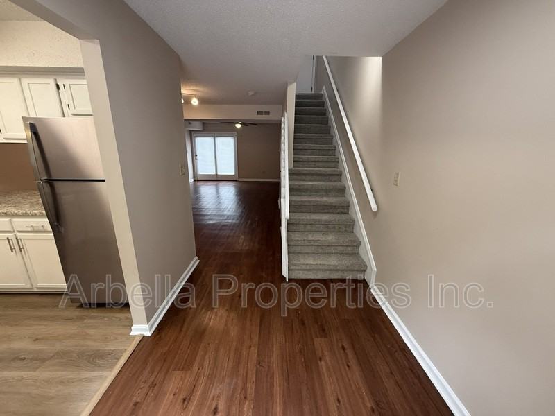 420 W Jackson Blvd #47 - Photo 3 of 23