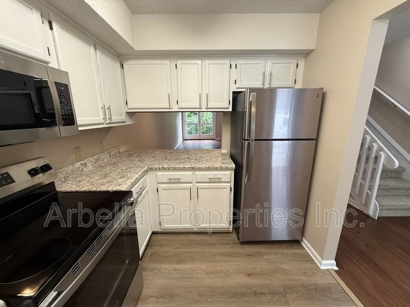 420 W Jackson Blvd #47 - Photo 6 of 23