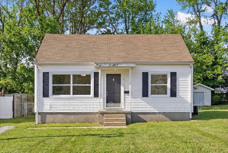 2813 Faircourt St - Photo 2 of 24
