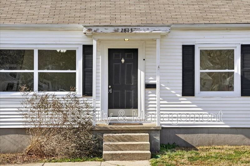 2813 Faircourt St - Photo 5 of 24