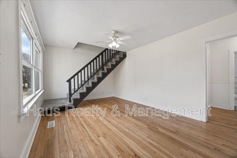 2813 Faircourt St - Photo 7 of 24