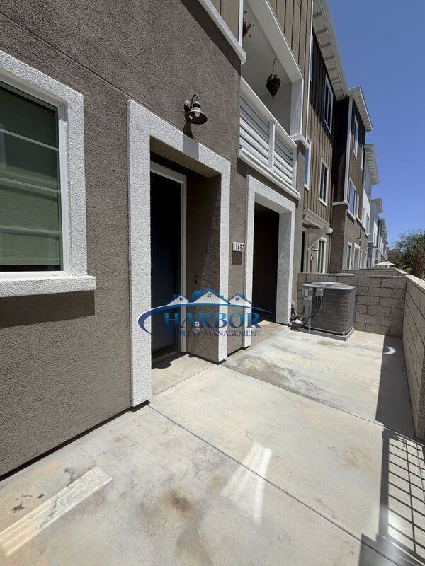1492 W Sunrise Ln - Photo 2 of 22