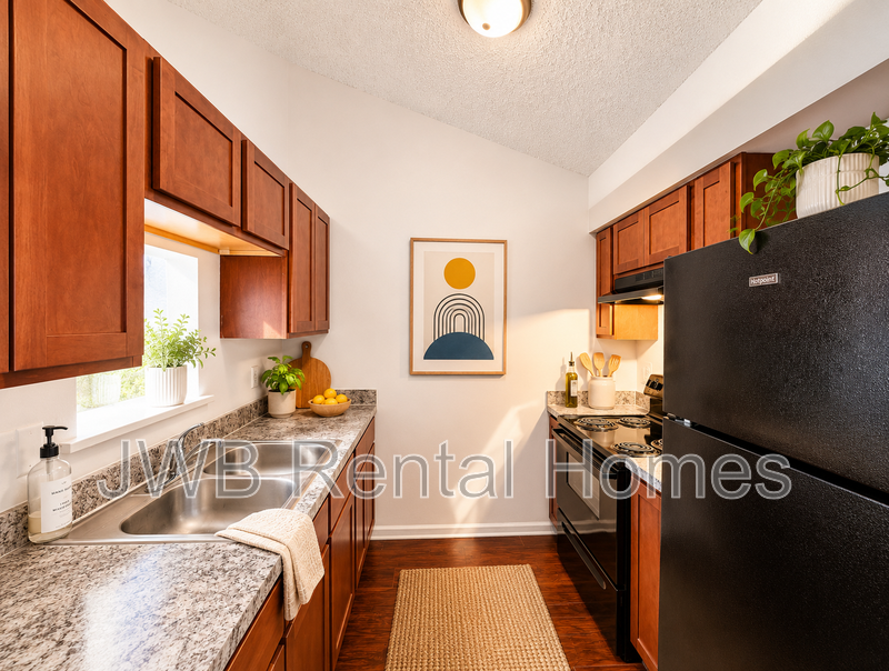 1406 Ellis Trace Dr W - Photo 3 of 12