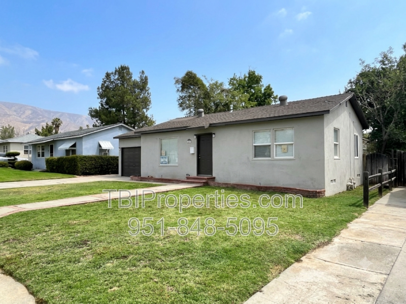 4667 N Mayfield Ave - Photo 3 of 16