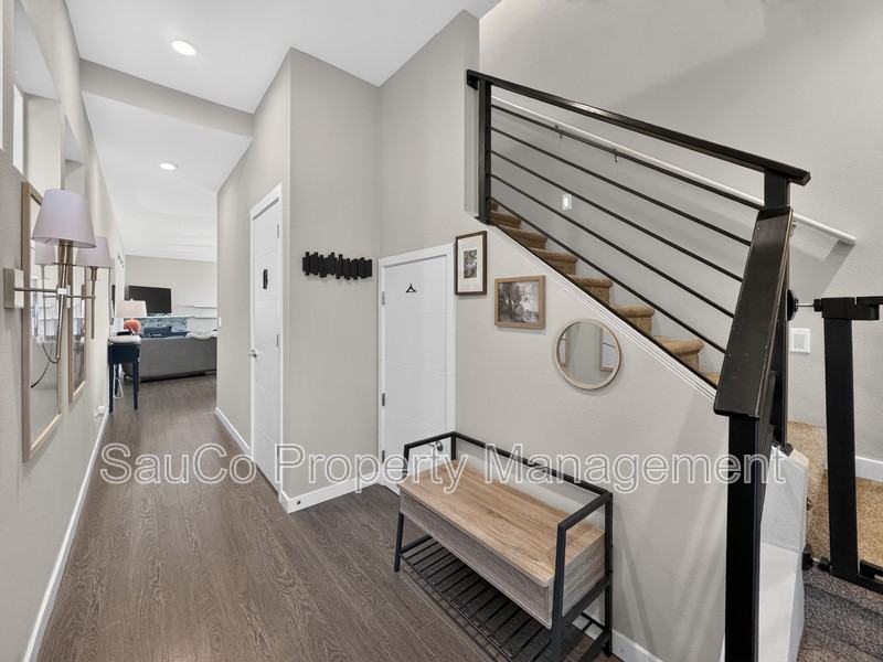 832 Se Cedar St - Photo 4 of 20