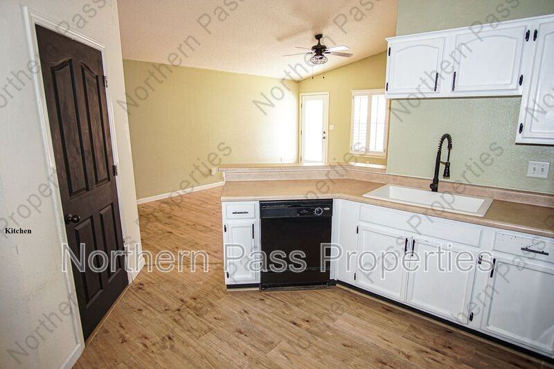 11985 Mesquite Lake Ln - Photo 4 of 25
