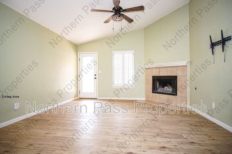 11985 Mesquite Lake Ln - Photo 7 of 25