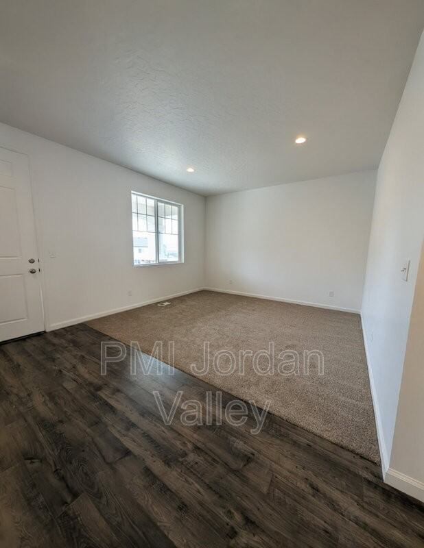 2123 N Wallflower Dr - Photo 6 of 26