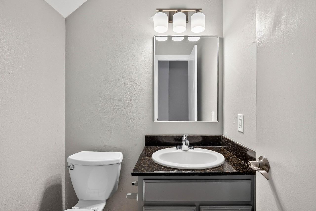 7201 Owen Ct #3 - Photo 5 of 12