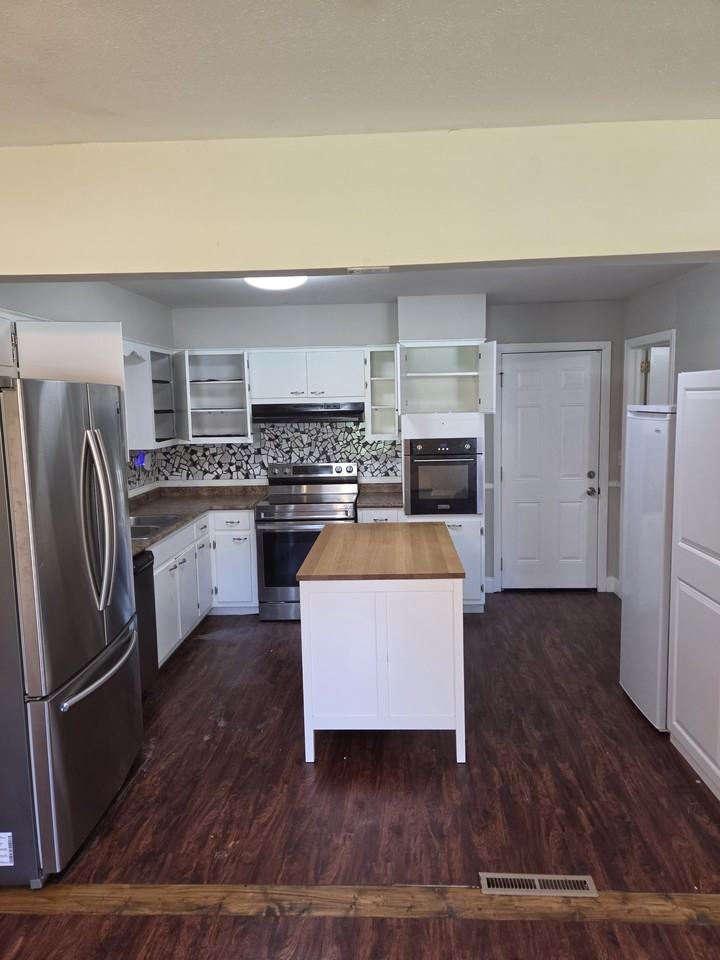 3204 Rees Ave Nw - Photo 2 of 5