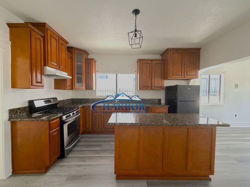 645 W 15th St - Photo 6 of 13