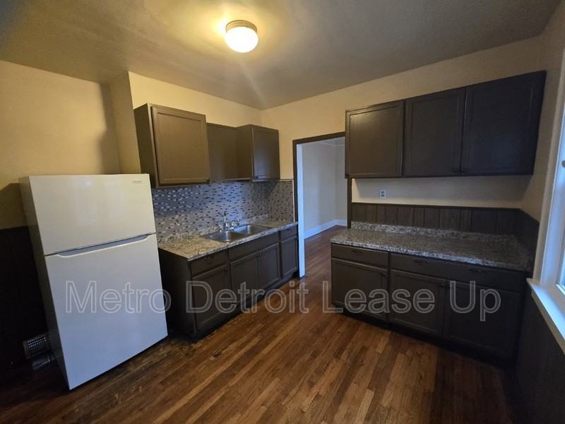 4696 Nottingham Rd - Photo 5 of 11