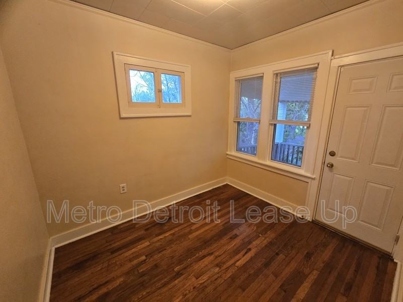 4696 Nottingham Rd - Photo 6 of 11
