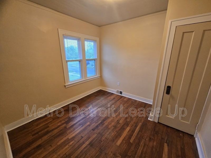 4696 Nottingham Rd - Photo 7 of 11