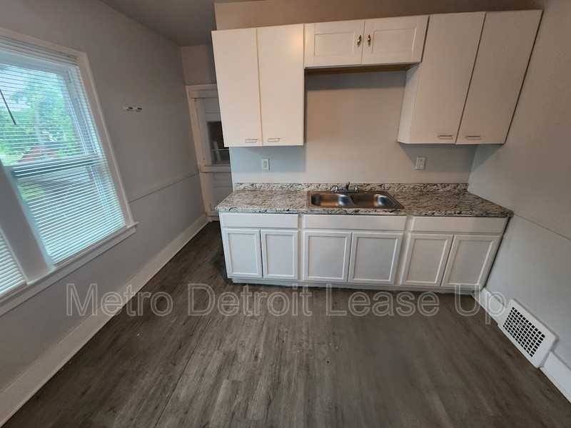 5527 Nottingham Rd - Photo 5 of 7
