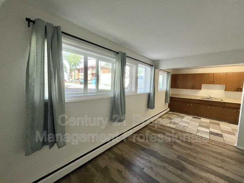 11832-105 Street Nw #101 - Photo 7 of 16