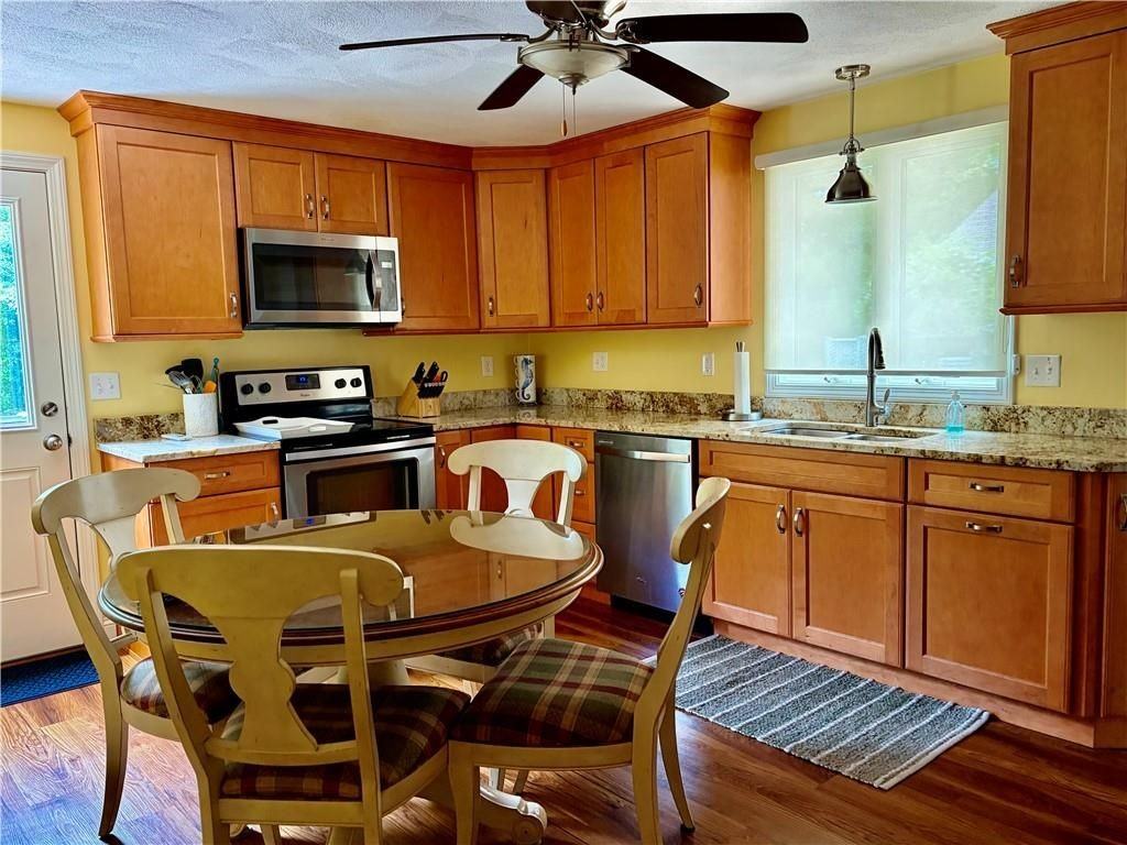 15 Deangelis St - Photo 2 of 13