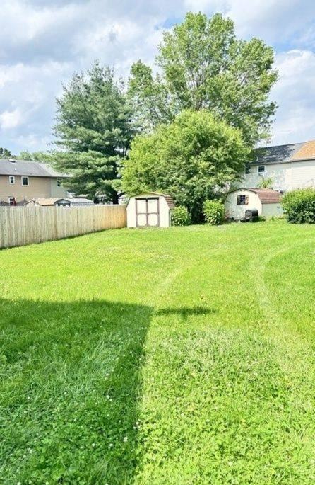 447 Garland Cir - Photo 3 of 10