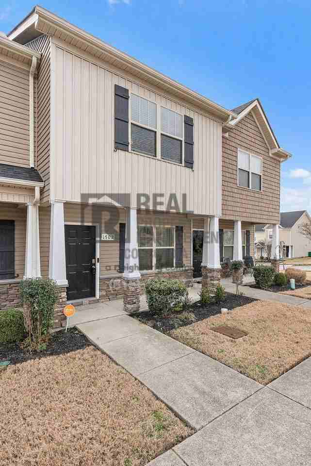 1702 Sprucedale Dr - Photo 3 of 10