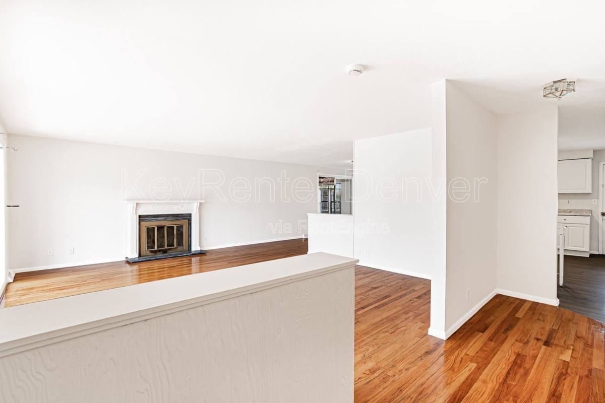 5265 W Ontario Ave - Photo 2 of 10