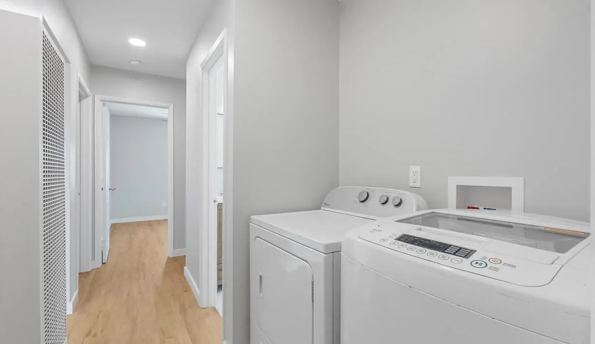 1134 Atwater St - Photo 4 of 13