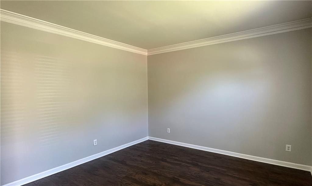 2020 Bentwood Ct - Photo 4 of 37