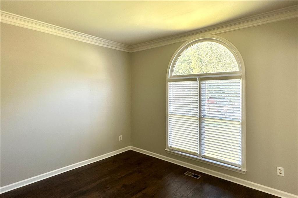 2020 Bentwood Ct - Photo 5 of 37