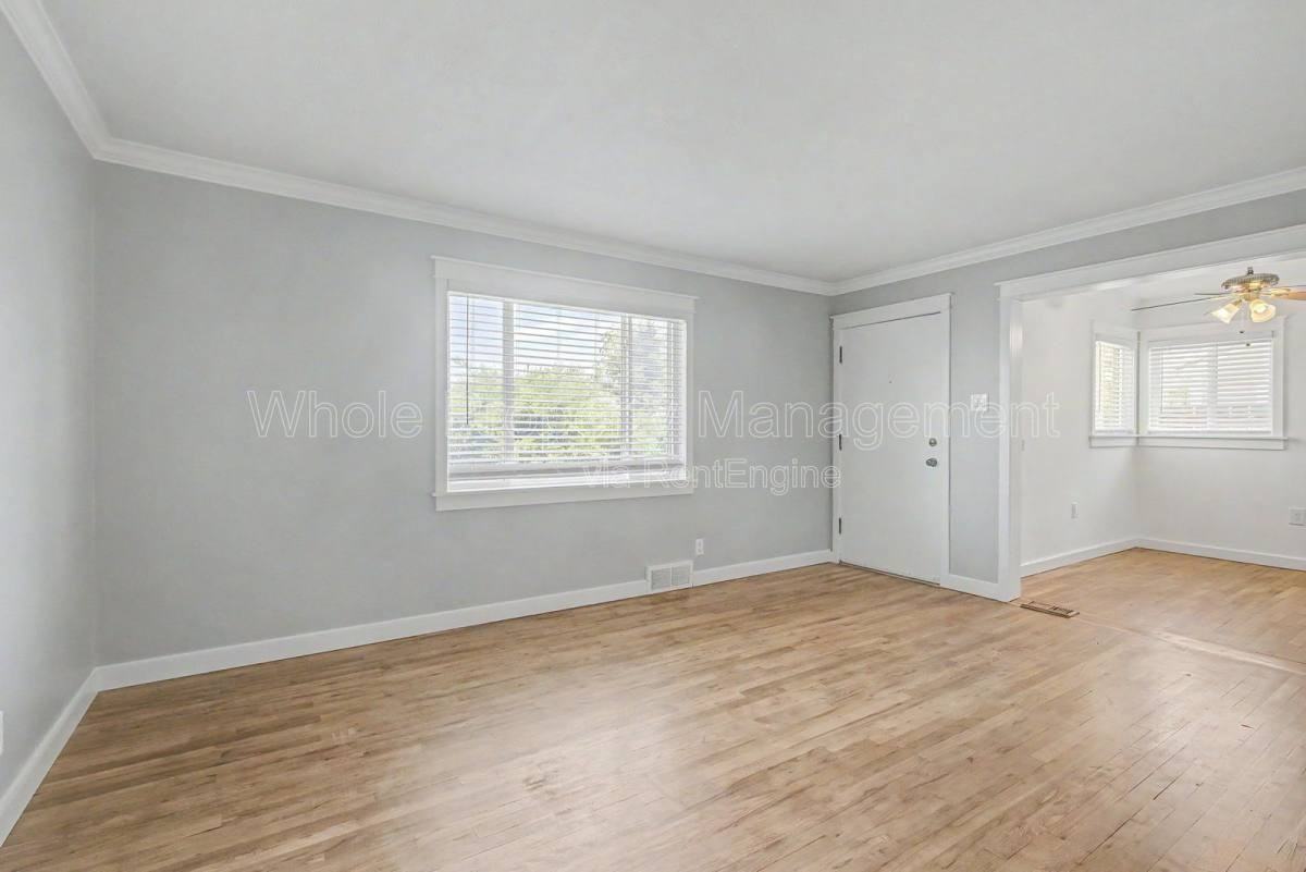 805 S Tejon St - Photo 2 of 10